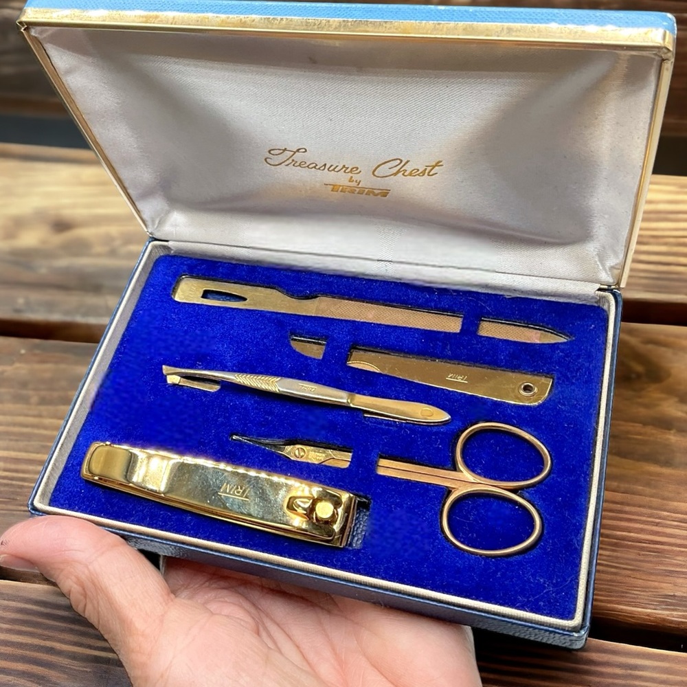 🌺 Vintage Gold Manicure Set-NIB!